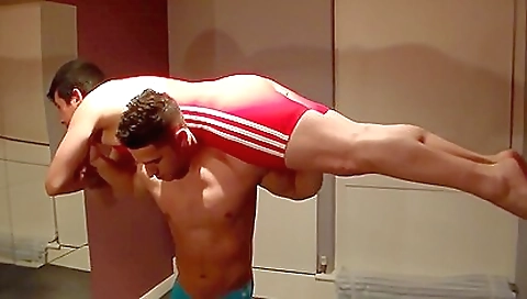 Brunette in spandex is going to show off her body 2 times