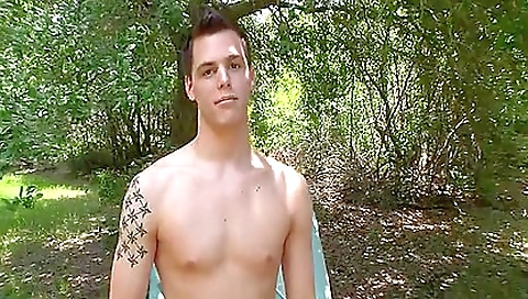 Amateur gets fucked in sun outdoors with a creampie