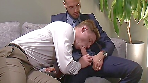Blonde pornstar gets double penetration and deepthroat