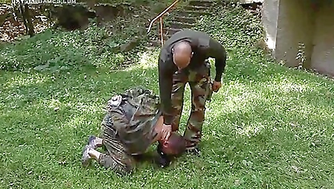 Guy with big butt gives us a strange fetish with feet