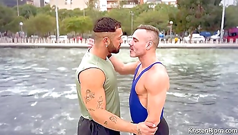 Tattooed hottie deepthroat and rimming in hd video
