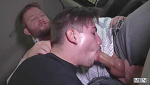 Brunette milf 18+ sucks and gets fucked in the car