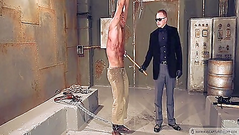 Amateur bondage video featuring a hot teen tied up